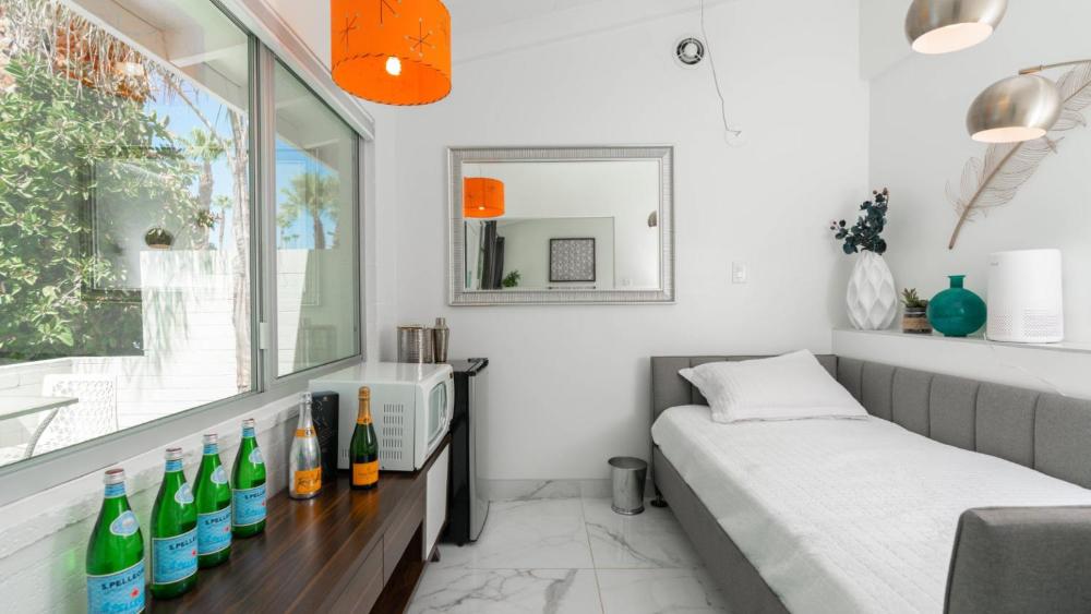Junior King Suite with 2nd Room interior